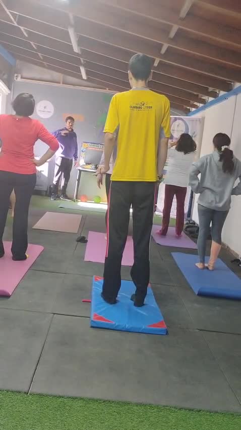 Aquí Haciendo Yoga #carlosfan #yoga #2025 Aquí Haciendo Yoga #carlosfan #yoga #2025