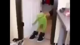 kermit does the dance