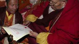 H.H. Dorje Chang Buddha III received Certificate of Recognition from Achuk Lama H.H. Dorje Chang Buddha III received Certificate of Recognition from Achuk Lama