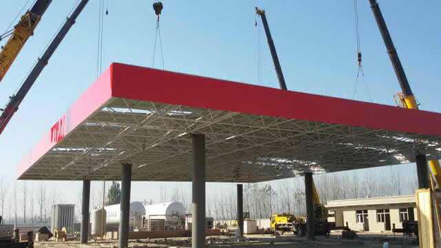 Gas station canopy roof design