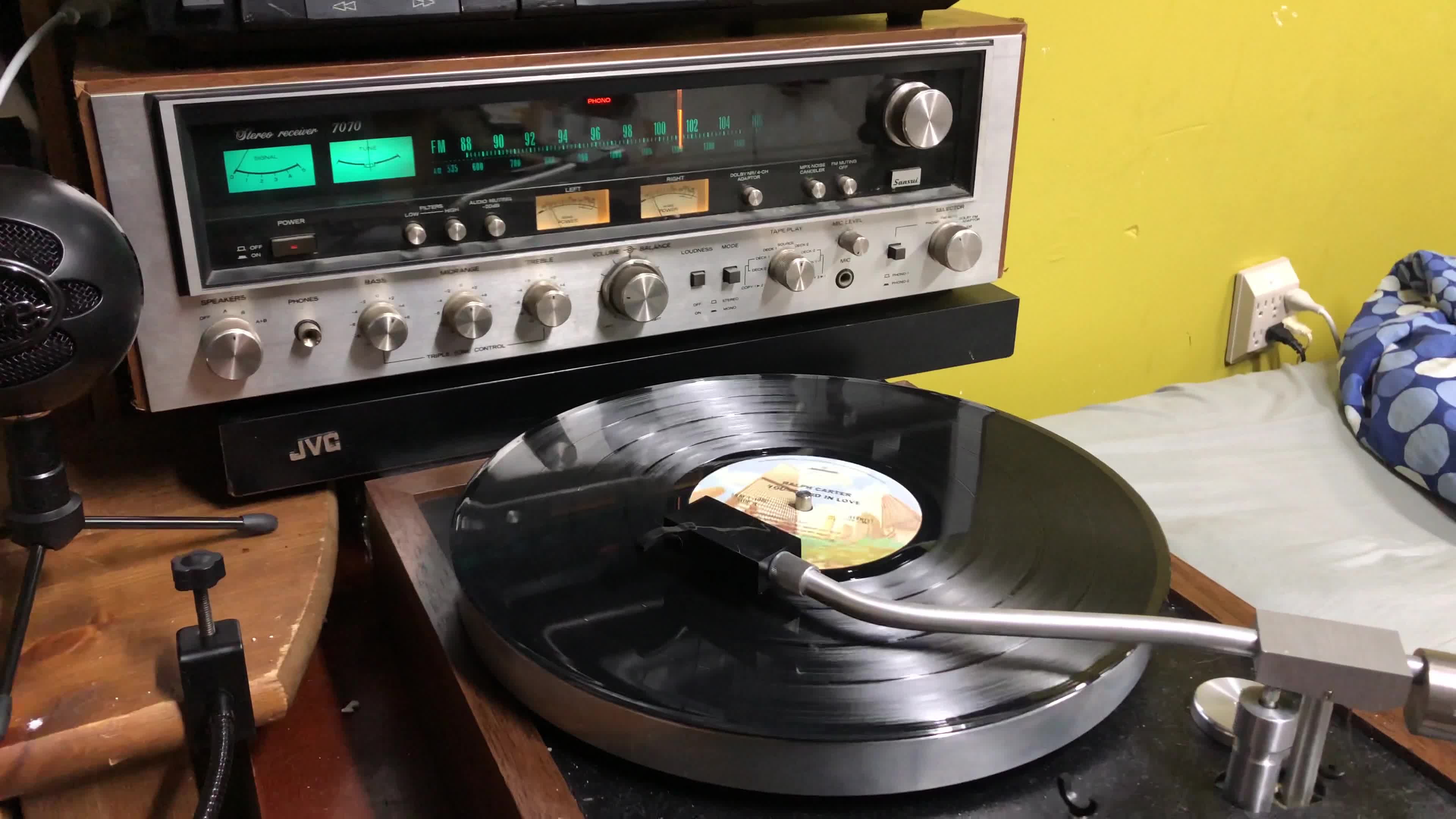 Acoustic Research XB Turntable & Sansui 7070 Stereo Receiver (2019)