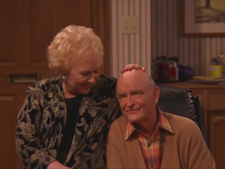 Everybody Loves Raymond S09E01 Clip 1