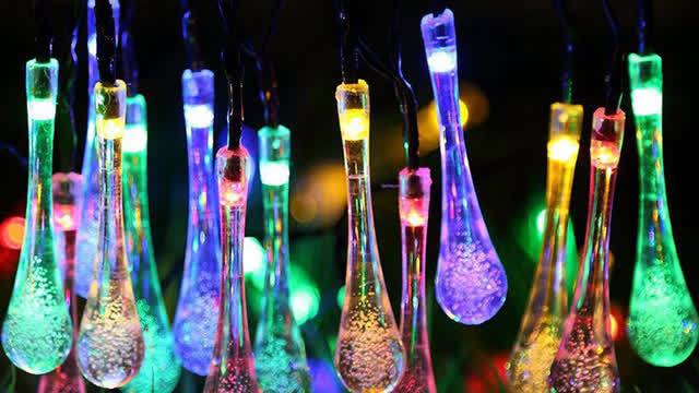 the ultimate guide to Outdoor Solar bubble raindrop string lights