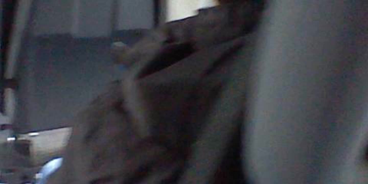 Kian loopt te schelden