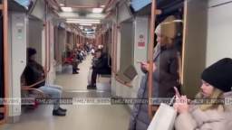 Video comparisons of the Paris and Moscow metro are circulating online.