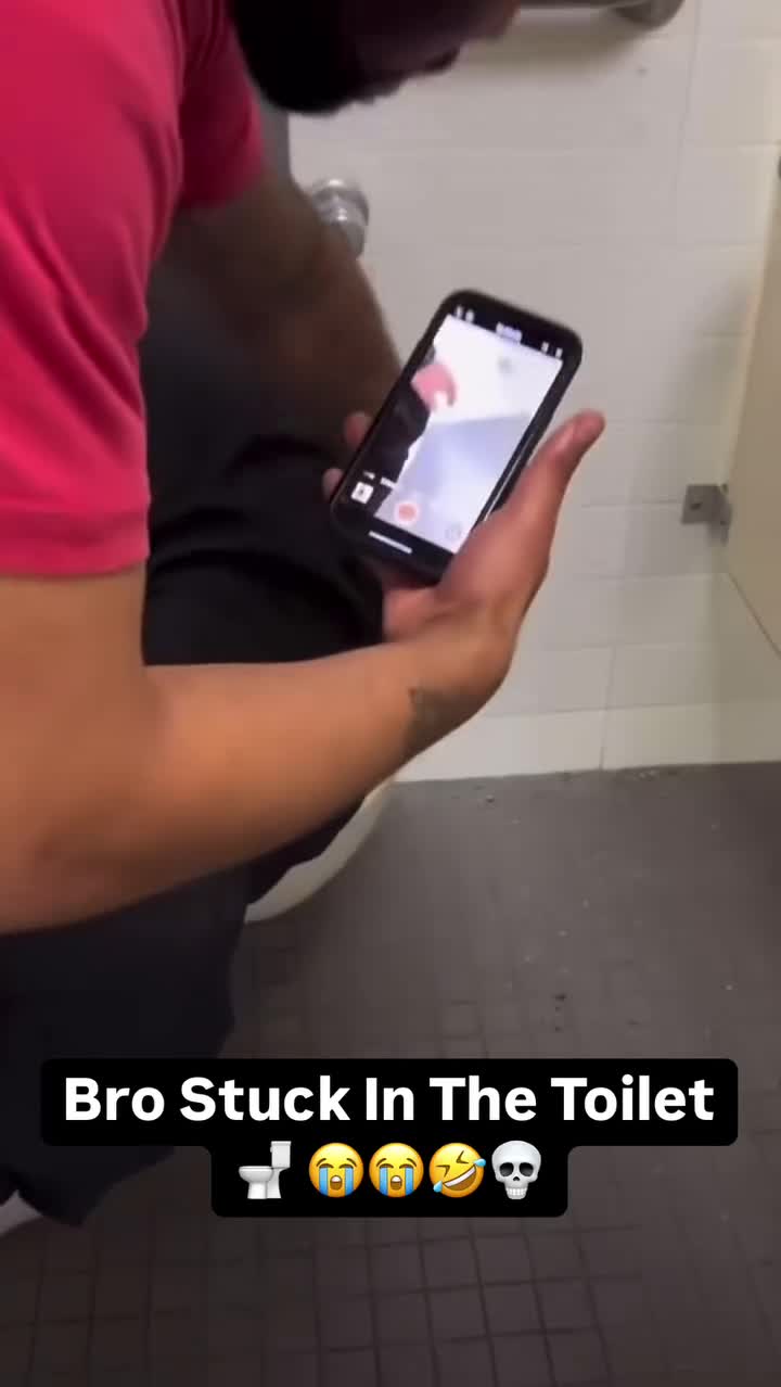 bro stuck in toilet