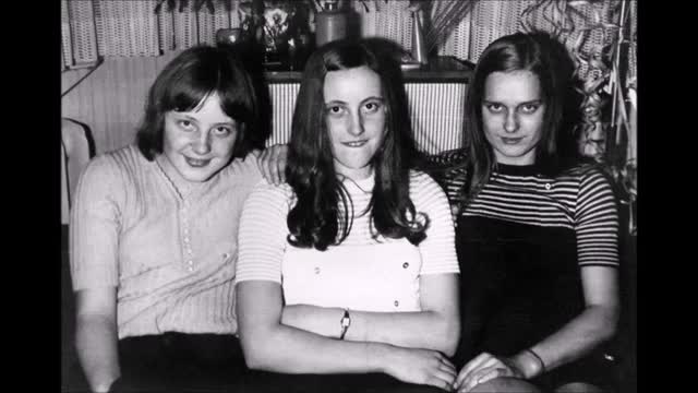 130 Angela Merkel y Greta Thunberg viajeras en el tiempo juntas en una foto
