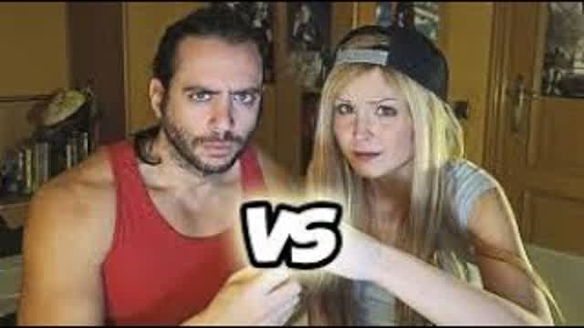 COMPETICIÓN DE NO ASUSTARSE con una amiga COMPETICIÓN DE NO ASUSTARSE con una amiga