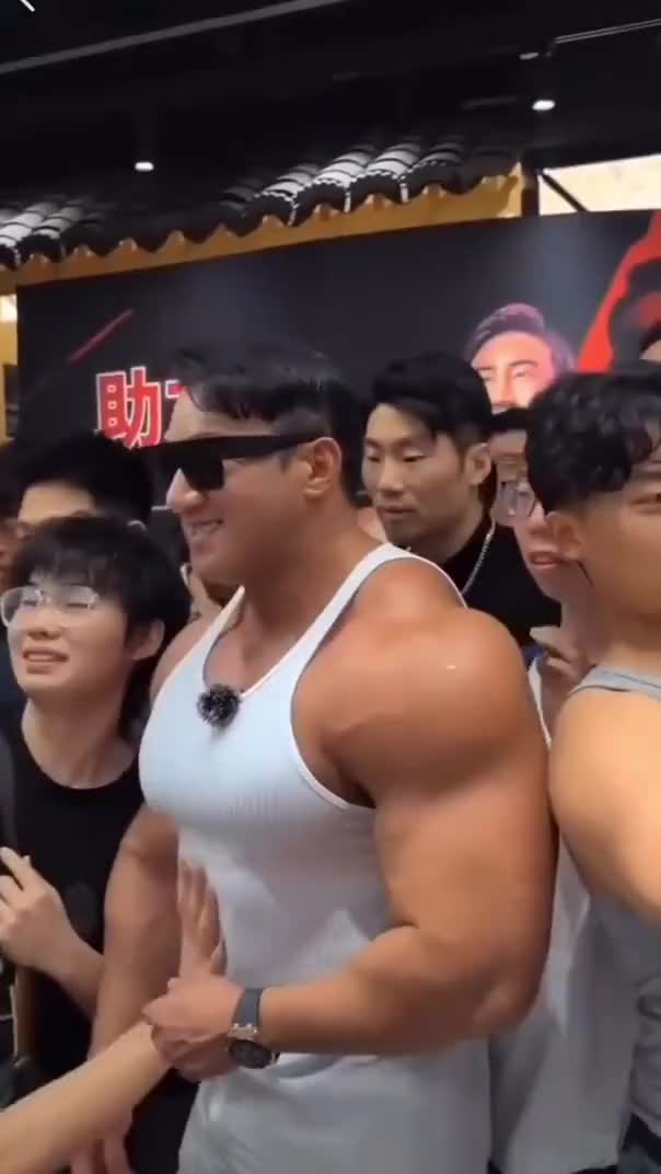 i too wanna grope jackie chan's yaoi boobas