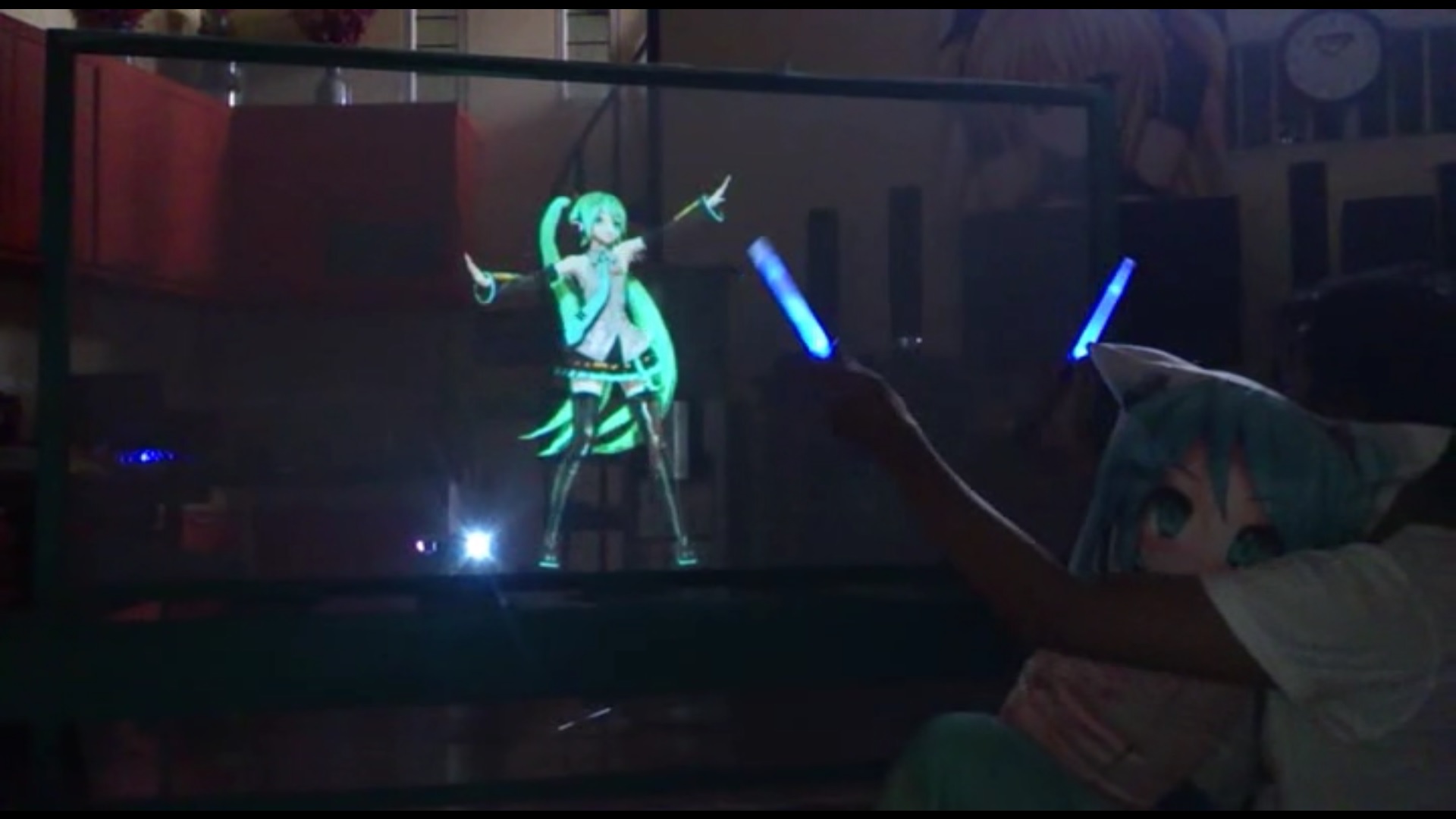 Homemade Vocaloid Hatsune Miku Hologram Live