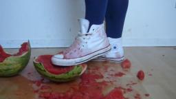 Jana make a crush and messy session with watermelon and converse Chucks hi white static cam