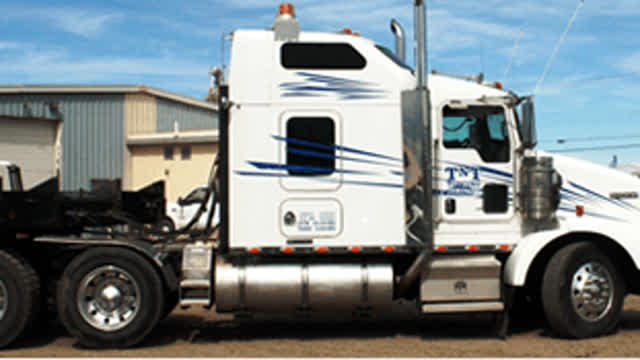 Call TNT Towing for Excellent Heavy Towing Services