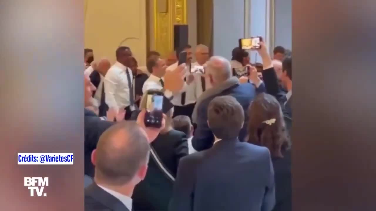 Et pendant ce temps la à l'Elysée