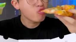 Lazy Jim Harino and his ex-girlfriend Eva Marmot eat pineapple pizza