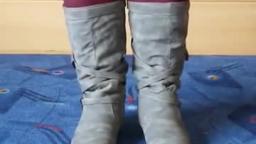 Jana shows her winter boots Jumex grey with buckle belt and bag