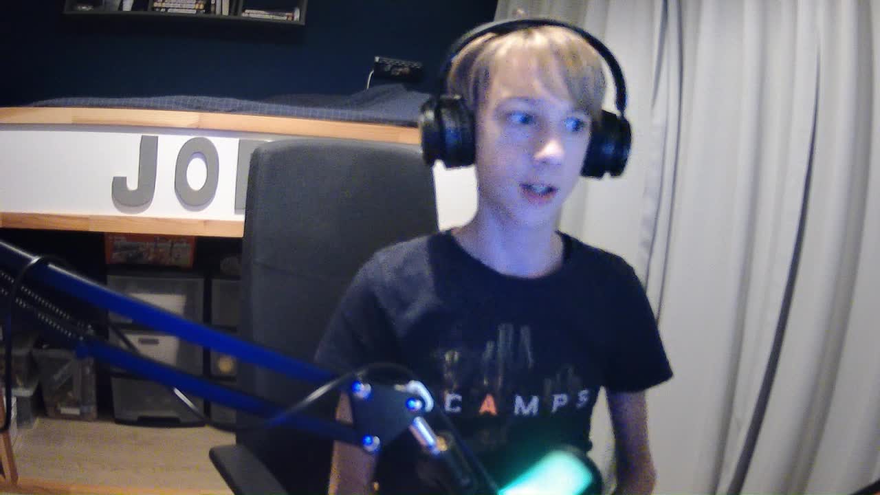 MY MIC BROKE (lol)