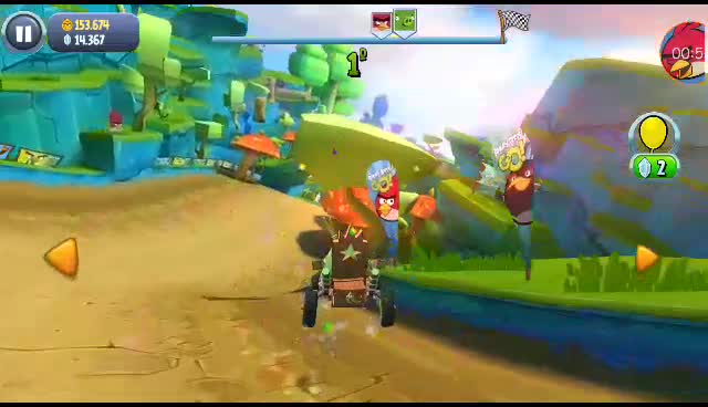 eu jogando a fase do terence dos angry birds go