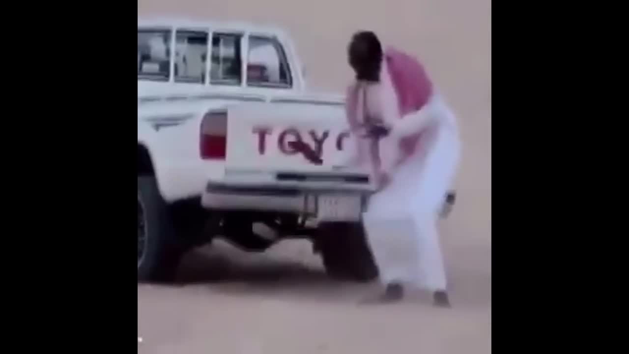 Pastor Doctor Martin Ssempaa - Eat Da PooPoo (Arab Exhaust Dance Version/Remix) Pastor Doctor Martin Ssempaa - Eat Da PooPoo (Arab Exhaust Dance Version/Remix)