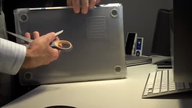 Speck 13_ MacBook Aluminum Unibody See Thru Clear Hard Case