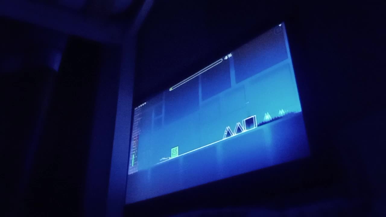 Playing geometry dash for first time! Playing geometry dash for first time!