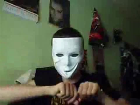 AuronPlay bailando con máscara durante 16 minutos seguidos.