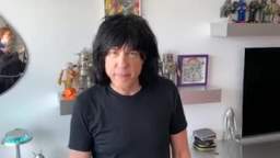 MARKY RAMONE rocks the staff at COSTA RICAS CALL CENTER.