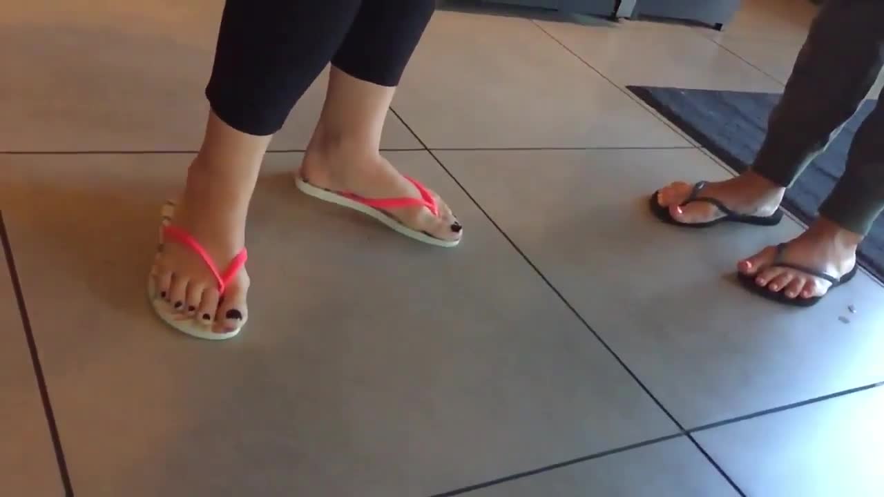 🩴🩴👣 Flip flops feets candid