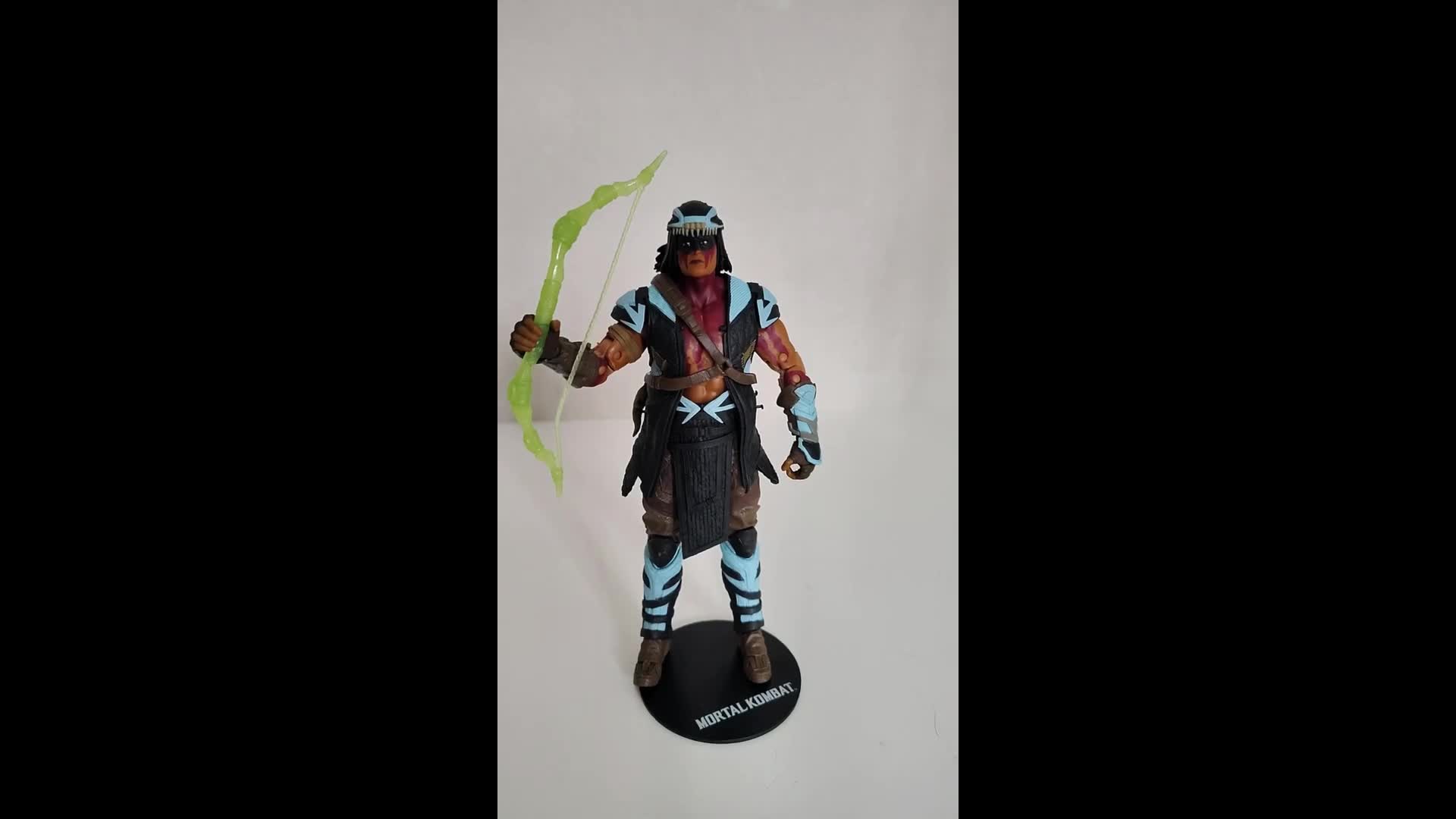 impromptu action figure review from game i dislike