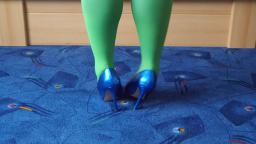 Jana shows her spike high heel Pumps Catwalk metallic blue