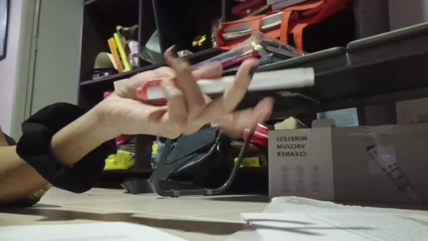 idk how to flick/spin pens sooo