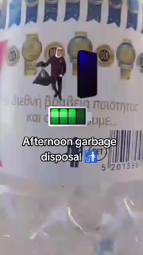 Afternoon garbage disposal 🚮