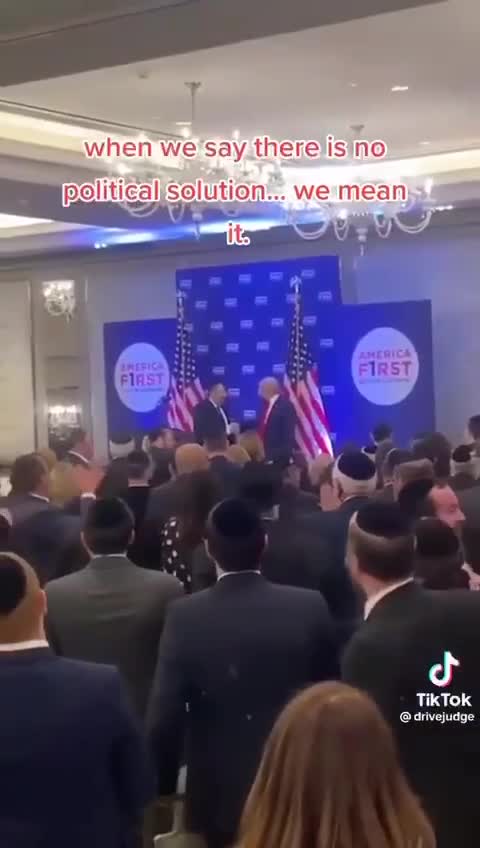 why are they all wearing the same hat?? #minis