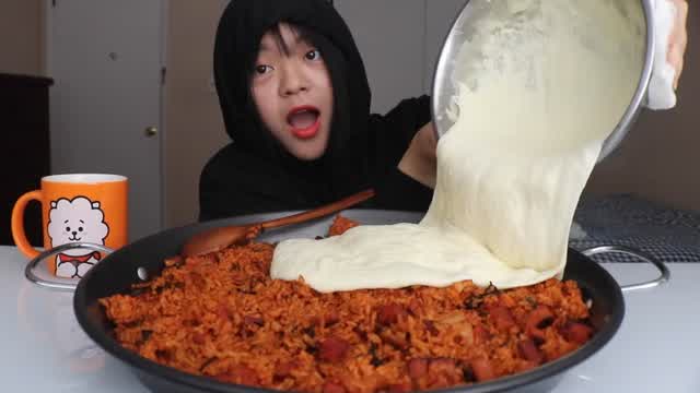 2X SPICY FIRE KIMCHI FRIED RICE + 5 CUPS OF CHEESE!