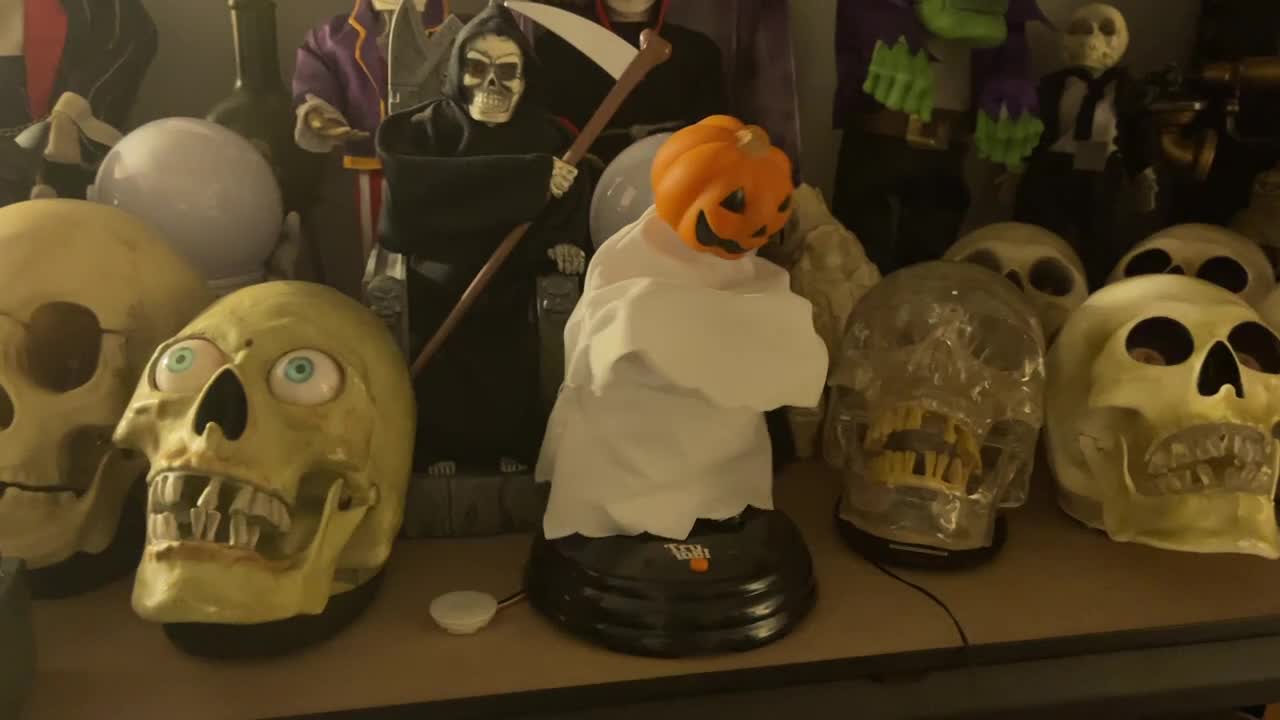 Gemmy 2011 Grave Raver Pumpkin Head Ghost