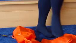 Jana shows her overknee rubber boots bed Topnado orange