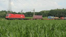 ÖBB Taurus on tour in Europe: 1116-124 transports a freight train through Middle Franconia EAT08552 ÖBB Taurus on tour in Europe: 1116-124 transports a freight train through Middle Franconia EAT08552