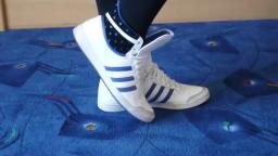 Jana shows her Adidas Top Ten Hi white blue