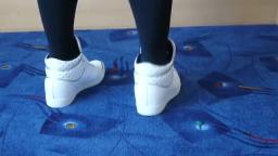 Jana shows her Adidas Top Ten Hi inner heel white silver