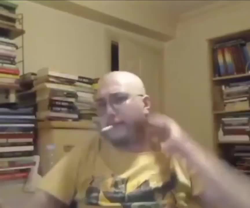 EFENDİM ANNEMİNİ SİKİYORLAR