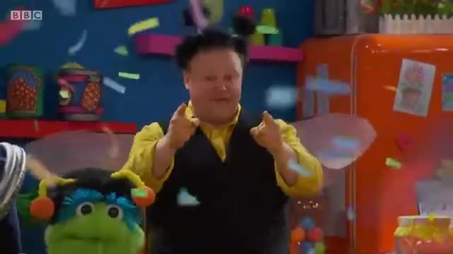 Justin’s House Series 5 Episode 7 Busy Buzzy Day