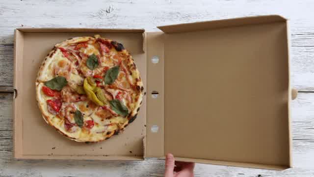How To Open Pizza Box.mp4