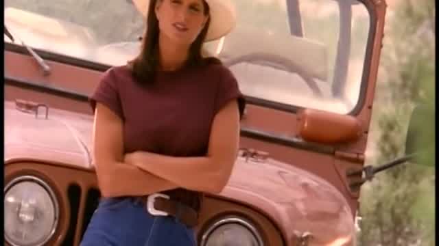 Terri Clark - Better Things To Do (Official Music Video)