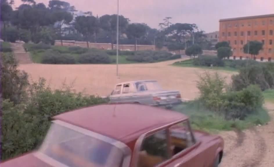 Car Chase in Violent City (Roma Violenta) - 1975
