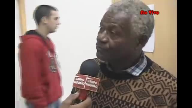 senhor poliglota muito louco