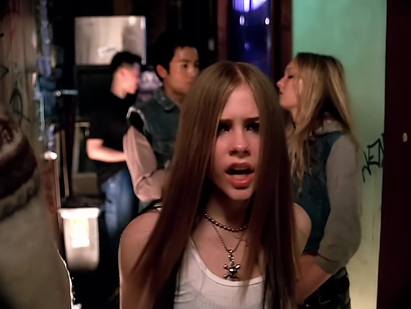 Avril Lavigne - I'm With You (Official Video)