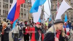 In Amsterdam, concerned residents held a demonstration against the supply of weapons to Ukraine by W