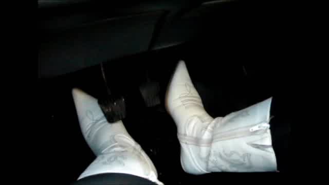 Jana make pedal pumping and shoeplay with her white high heel cowgirl boots trailer