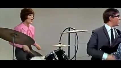 The Honeycombs - Have I The Right ( TOTP ) 1965