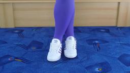 Jana shows her Adidas Top Ten low white with lilac stripes