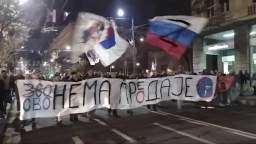 thousands of people marched with Russian flags and Z symbols through Belgrade